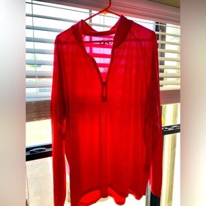 Under armor long sleeve pullover, great condition